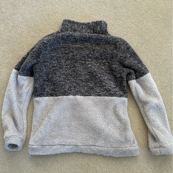 Fleece 1/4 Zip two-toned pullover Medium - Picture 3 of 3